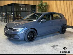 Grijs Gebruikt 2022 VW Golf VIII Life Hatchback | € 23.750 (Eerlijke prijs)