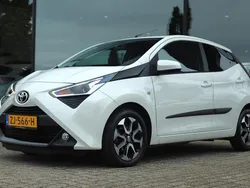 Wit Gebruikt 2019 Toyota Aygo X-cite Hatchback | € 12.900 (Eerlijke prijs)