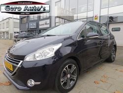 Blauw Gebruikt 2015 Peugeot 208 Allure Hatchback | € 6.500 (Goede deal)