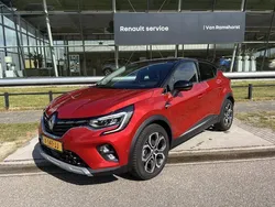 Rood, metallic lak Gebruikt 2023 Renault Captur Techno SUV | € 26.950 (Iets duurder)