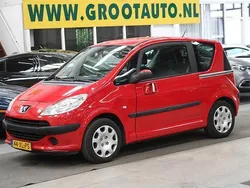 Rood Gebruikt 2007 Peugeot 1007 Hatchback | € 1.444 (Goede deal)