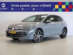 Grijs, metallic lak Nieuw 2025 VW Golf VIII Style Hatchback | € 41.799 (Goede deal)