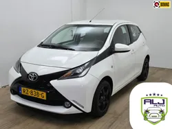 Hatchback Gebruikt 2016 Toyota Aygo X-play Hatchback | € 8.598 (Eerlijke prijs)