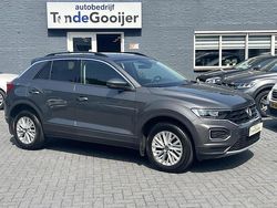 Grijs, metallic lak Gebruikt 2021 VW T-Roc Style SUV | € 25.900 (Goede deal)