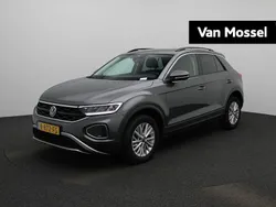 Grijs Gebruikt 2022 VW T-Roc Life SUV | € 22.900 (Eerlijke prijs)
