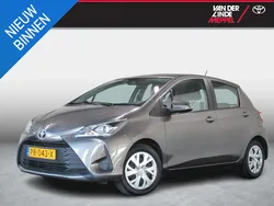 Grijs Gebruikt 2017 Toyota Yaris Hatchback | € 14.450 (Eerlijke prijs)