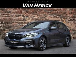 Grijs Gebruikt 2021 BMW 118 Shadowline Hatchback | € 26.945 (Eerlijke prijs)