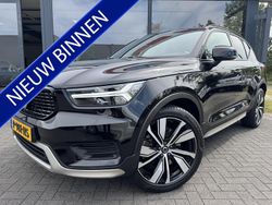 Zwart Gebruikt 2022 Volvo XC40 R-Design SUV | € 29.950 (Eerlijke prijs)