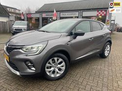 Grijs (metallic) Gebruikt 2022 Renault Captur Intens SUV | € 17.300 (Eerlijke prijs)