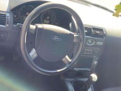 Grijs Gebruikt 2006 Ford Mondeo Ambiente Sedan | € 2.850 (Iets duurder)