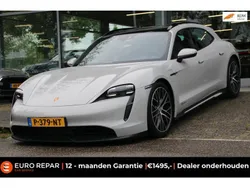 Grijs, metallic lak Gebruikt 2022 Porsche Taycan Sport Turismo Sedan | € 57.995