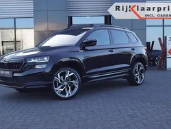 Zwart Gebruikt 2023 Skoda Karoq SportLine SUV | € 40.450 (Iets duurder)
