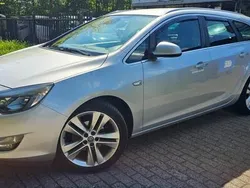 Grijs Gebruikt 2011 Opel Astra Sport Stationwagen | € 4.999 (Eerlijke prijs)