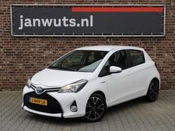 Wit Gebruikt 2015 Toyota Yaris Hybrid Sport Hatchback | € 14.950 (Eerlijke prijs)