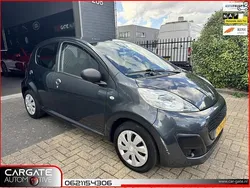 Grijs Gebruikt 2014 Peugeot 107 Access Hatchback | € 3.999 (Eerlijke prijs)
