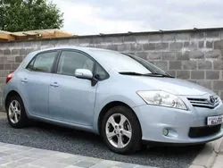 Blauw Gebruikt 2010 Toyota Auris Luna Sedan | € 8.500 (Eerlijke prijs)