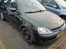Groen Gebruikt 2002 Opel Corsa Comfort Hatchback | € 750 (Goede deal)