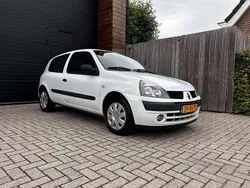 Wit Gebruikt 2005 Renault Clio II Hatchback | € 2.450 (Eerlijke prijs)
