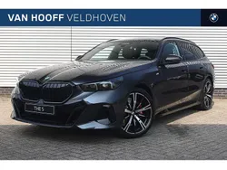Sophistograu Nieuw 2024 BMW 520 M Sport Stationwagen | € 94.898 (Duur)