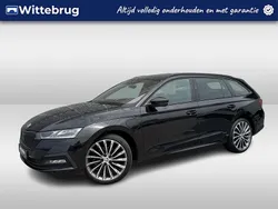 Zwart Gebruikt 2022 Skoda Octavia SportLine Stationwagen | € 29.950 (Eerlijke prijs)
