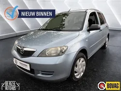 Blauw, metallic lak Gebruikt 2003 Mazda 2 Exclusive MPV | € 1.990 (Eerlijke prijs)