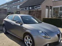 Grijs Gebruikt 2017 Alfa Romeo Giulietta Super Hatchback | € 10.750 (Eerlijke prijs)