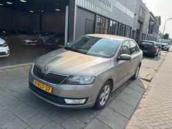 Beige Gebruikt 2013 Skoda Rapid Ambition Hatchback | € 7.950