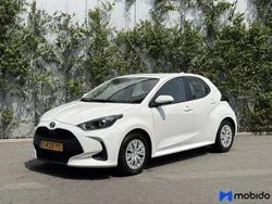 Wit Gebruikt 2021 Toyota Yaris Hybrid Active Hatchback | € 18.940 (Goede deal)