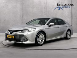 Grijs Gebruikt 2019 Toyota Camry Executive Sedan | € 26.900 (Eerlijke prijs)