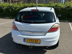Wit Gebruikt 2006 Opel Astra Essentia Hatchback | € 2.200 (Eerlijke prijs)