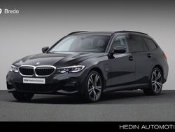 Zwart Gebruikt 2022 BMW 330e Executive Stationwagen | € 36.880 (Goede deal)