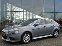 Grijs (metallic) Gebruikt 2016 Mitsubishi Lancer Sportback Edition Hatchback | € 11.900