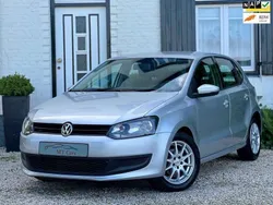 Grijs, metallic lak Gebruikt 2011 VW Polo Hatchback | € 4.850 (Eerlijke prijs)