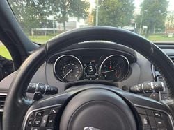 Brons Gebruikt 2017 Jaguar XE Portfolio Sedan | € 10.900 (Eerlijke prijs)