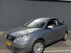 Grijs Gebruikt 2005 VW Polo Hatchback | € 3.349 (Eerlijke prijs)