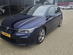 Blauw Gebruikt 2021 VW Golf VIII R-line Hatchback | € 23.950 (Eerlijke prijs)