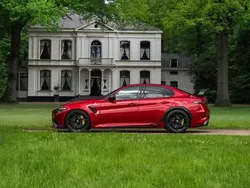Rood, metallic lak Gebruikt 2022 Alfa Romeo Giulia Sedan | € 214.500