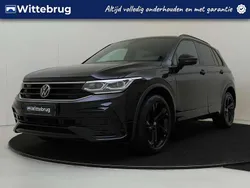 Zwart Gebruikt 2022 VW Tiguan R-line SUV | € 36.925 (Eerlijke prijs)