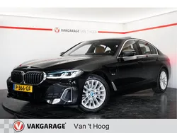 Zwart Gebruikt 2022 BMW 520 Sedan | € 33.944 (Super prijs)