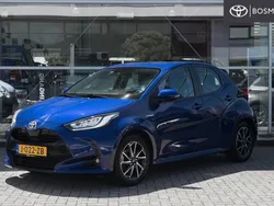 Blauw, metallic lak Gebruikt 2020 Toyota Yaris Hybrid Edition Hatchback | € 19.450 (Eerlijke prijs)