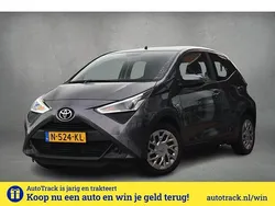 Grijs Gebruikt 2021 Toyota Aygo X-play Hatchback | € 10.950 (Eerlijke prijs)