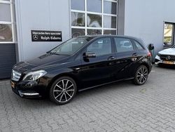 Zwart Gebruikt 2012 Mercedes B200 Ambition MPV | € 10.650 (Goede deal)