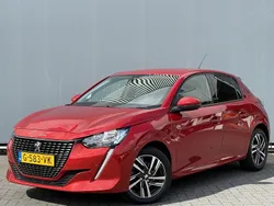 Rood, metallic lak Gebruikt 2019 Peugeot 208 Allure Hatchback | € 12.899 (Eerlijke prijs)
