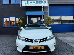 Wit Gebruikt 2013 Toyota Auris Hatchback | € 9.445 (Eerlijke prijs)