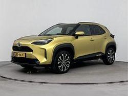 Brass gold metallic (goud metallic) Gebruikt 2024 Toyota Yaris Plus SUV | € 28.485 (Eerlijke prijs)