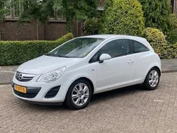 Wit Gebruikt 2012 Opel Corsa Edition Hatchback | € 2.950 (Eerlijke prijs)