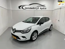Wit Gebruikt 2017 Renault Clio IV LIMITED Hatchback | € 6.999 (Eerlijke prijs)