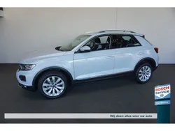 Wit Gebruikt 2022 VW T-Roc Business SUV | € 28.900 (Eerlijke prijs)