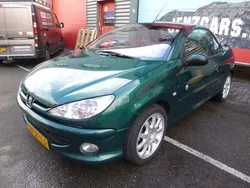 Groen Gebruikt 2002 Peugeot 206 Roland Garros Cabriolet | € 1.847 (Eerlijke prijs)