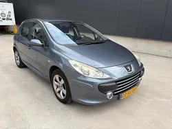 Grijs, metallic lak Gebruikt 2006 Peugeot 307 Griffe Hatchback | € 1.550 (Eerlijke prijs)